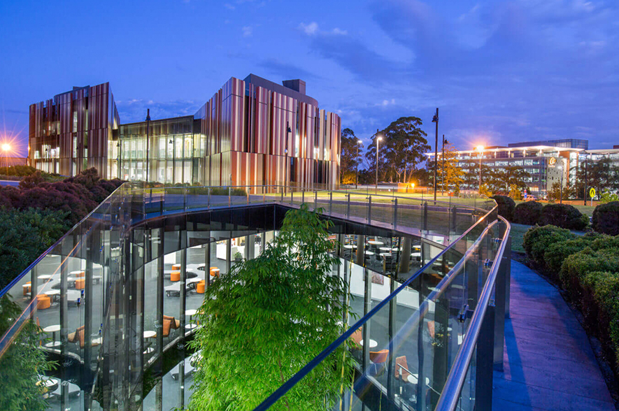 Đại học Macquarie Úc 2025: Trường top 1% thế giới với học bổng toàn phần hấp dẫn